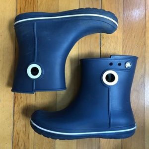 Crocs Women’s Jaunt Shorty Rain Boot in Navy